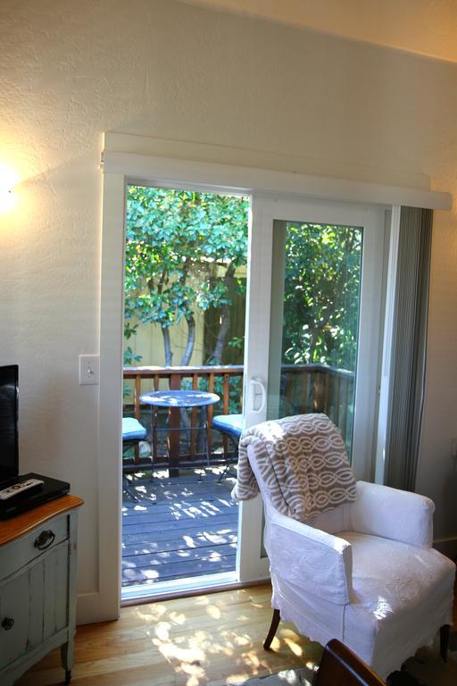 Second Street Cottages Ashland Room photo