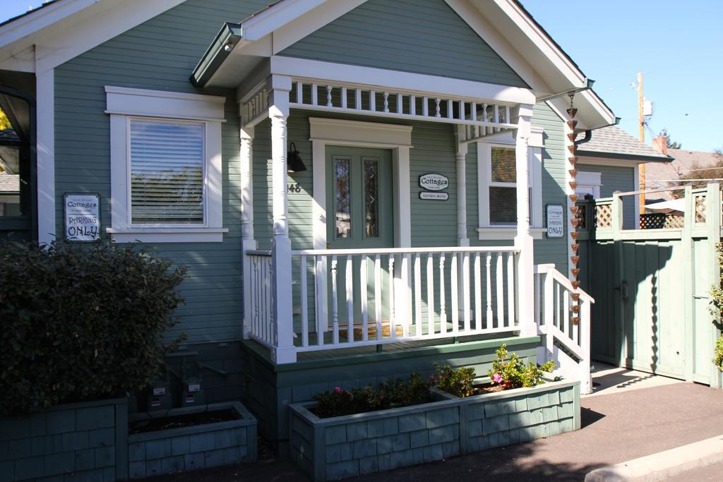 Second Street Cottages Ashland Room photo